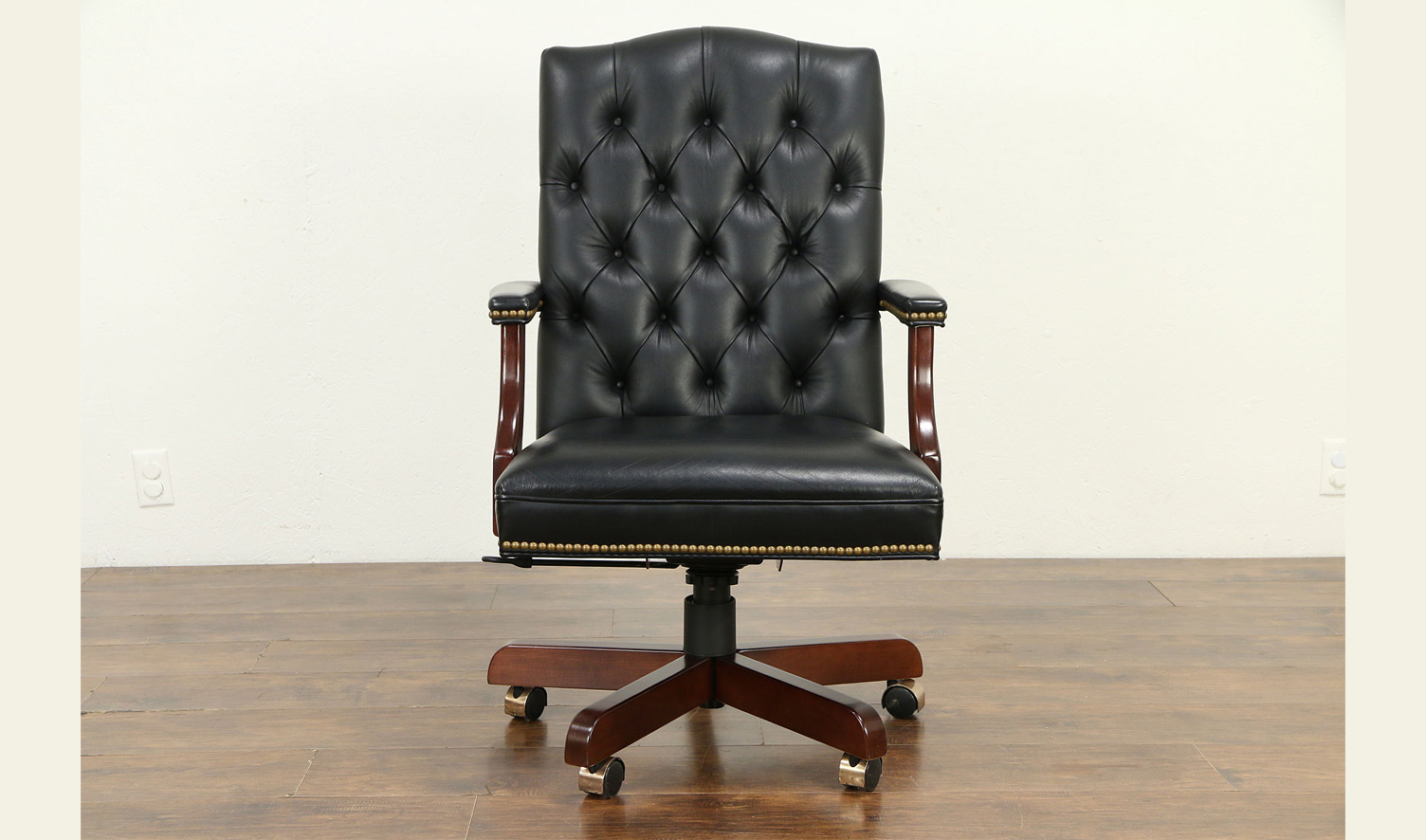 Antique-Modern-Style-Upholstered-Swivel-Office-Chair