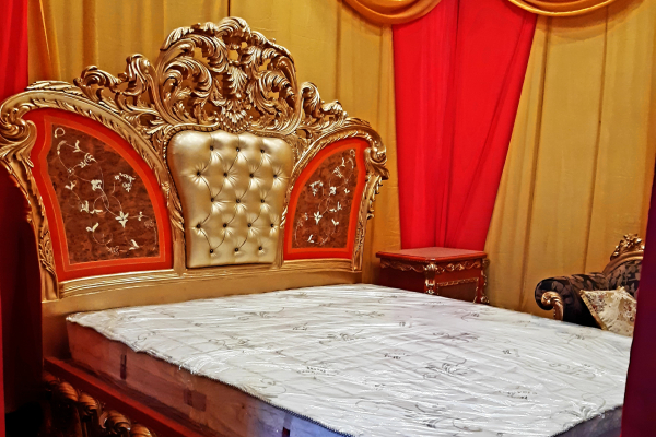 European Style Super King Size Luxury Bedroom Set Hand Carving in India by Royalzig