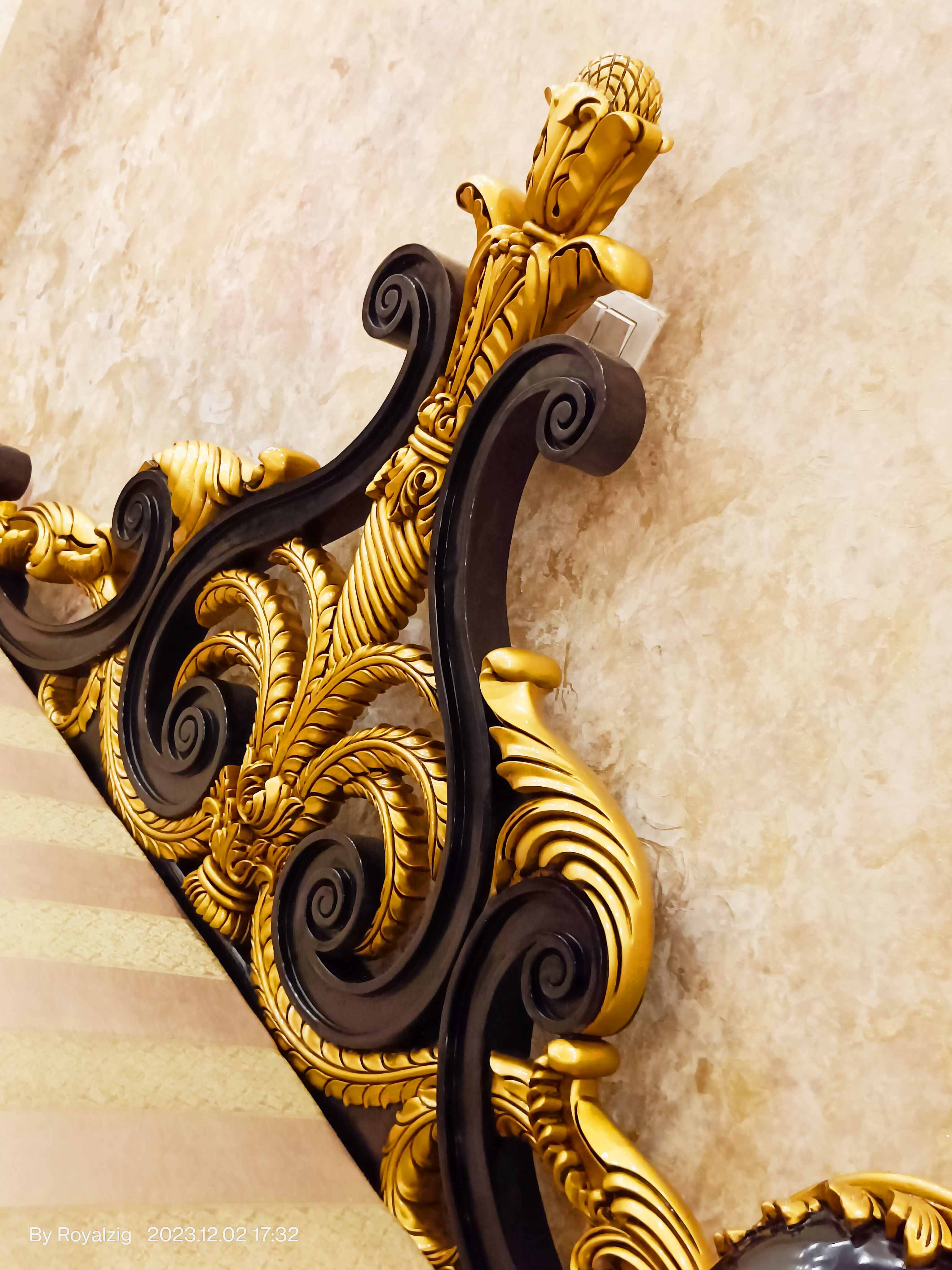 Maharaja Sofa in Teak Wood Carving