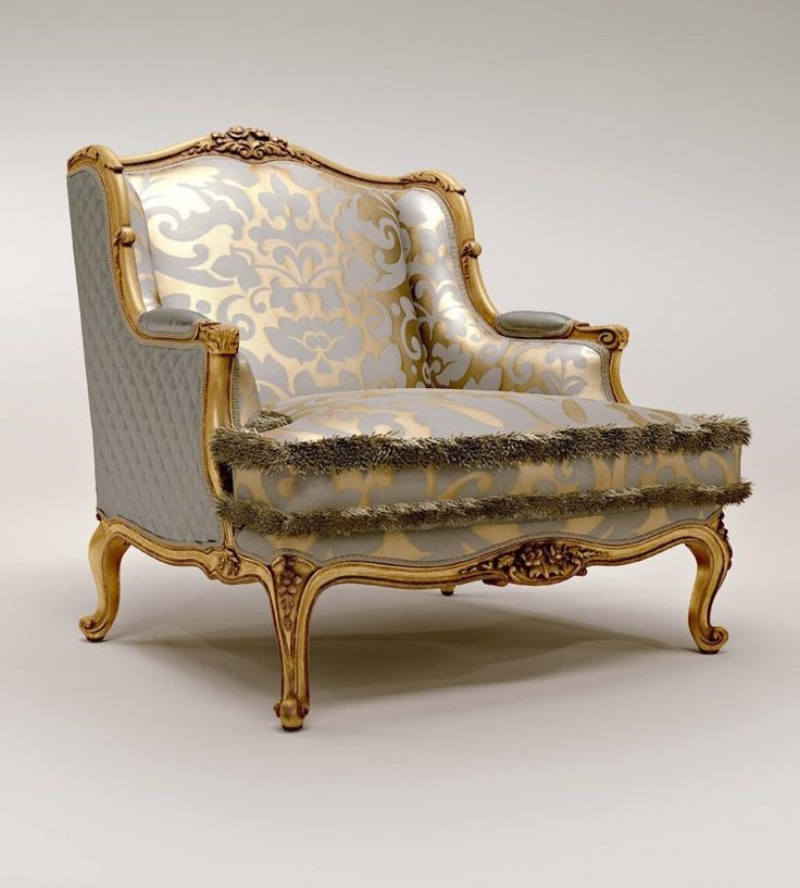 LOUNGE CHAIR