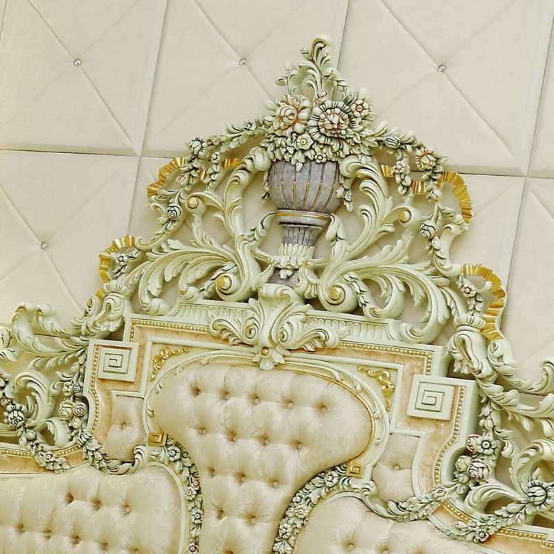 Antique Baroque Bed – Hand-Carved Floral Accents