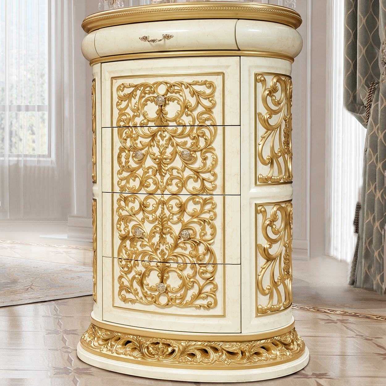 European Royal Bedroom Set Featuring Deep Golden Carvings And Classic Palace Detailing