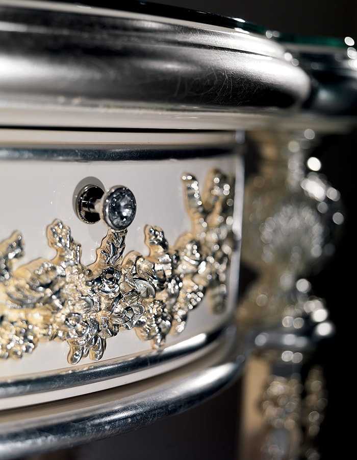 Grand Royal Heavy-Carved Bedroom Ensemble Featuring Ornamental Four-Poster Deep Baroque Embossing And  Luxurious Silver Leaf Accents