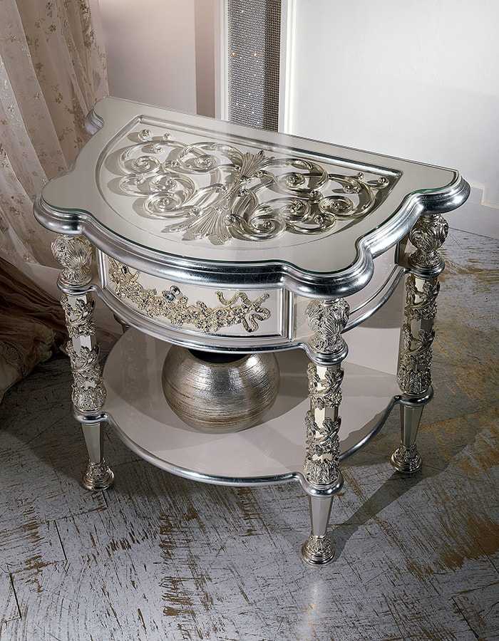 Grand Royal Heavy-Carved Bedroom Ensemble Featuring Ornamental Four-Poster Deep Baroque Embossing And  Luxurious Silver Leaf Accents