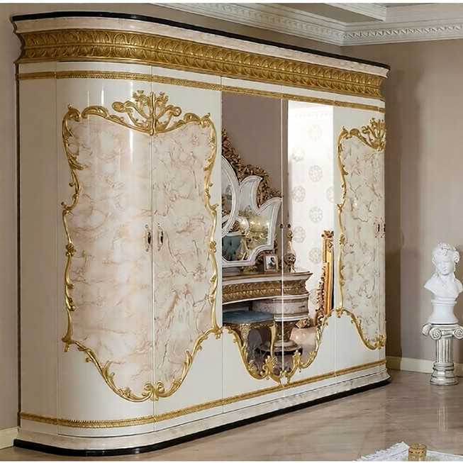Grand Victorian Heavy Carved Bedroom Set with Ornate Floral Scrollwork Majestic Crest Headboard And Rich Antique Finishing