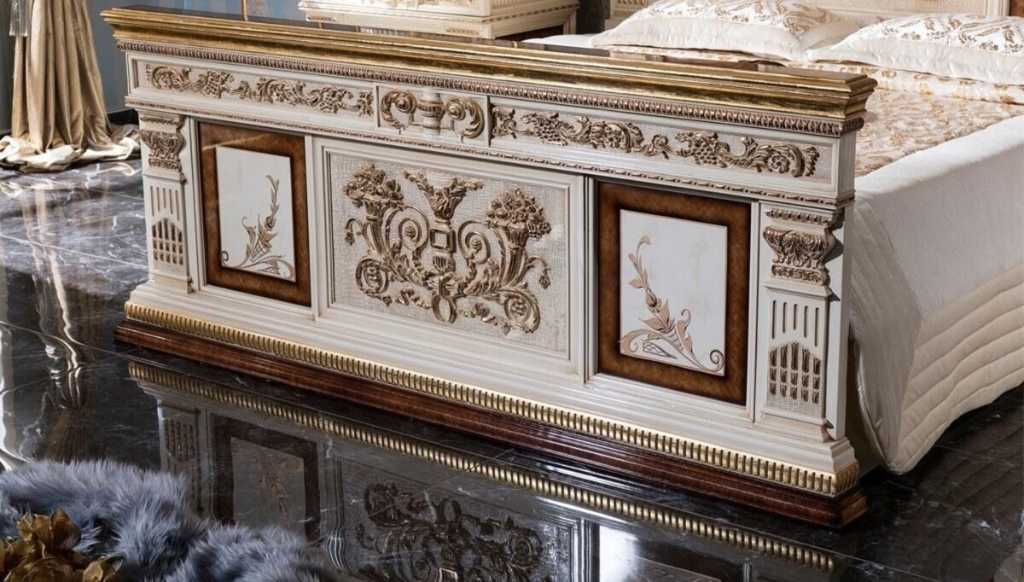 Luxurious Victorian Bedroom Set With Heavy Carved Headboard Footboard And Premium Wardrobe