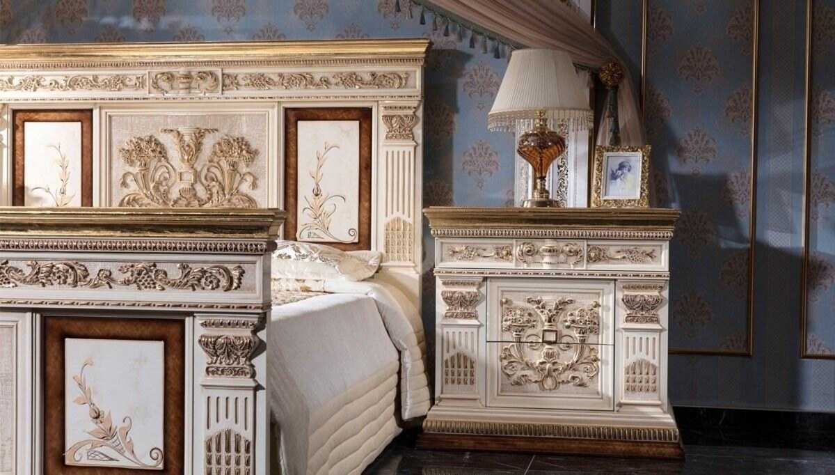 Luxurious Victorian Bedroom Set With Heavy Carved Headboard Footboard And Premium Wardrobe