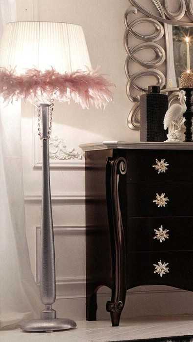 Luxury Italian Bedroom Furniture in Silver with Royal Design Elements