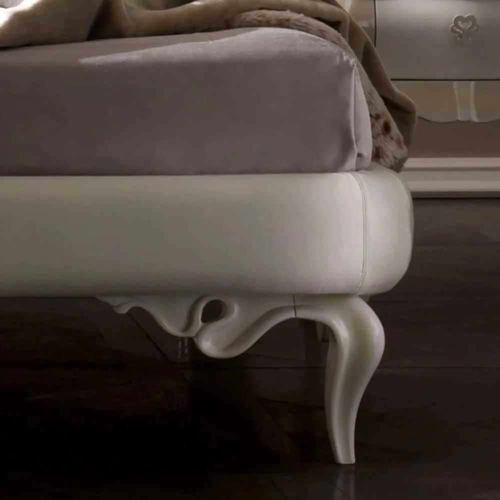 Luxury Tufted Bed in Vintage White – Victorian Colonial Bedroom Furniture