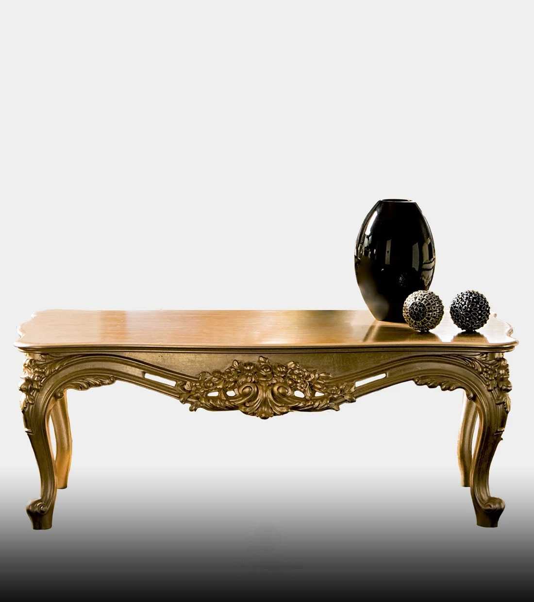 Traditional Neoclassic Sofa – German Design Icon
