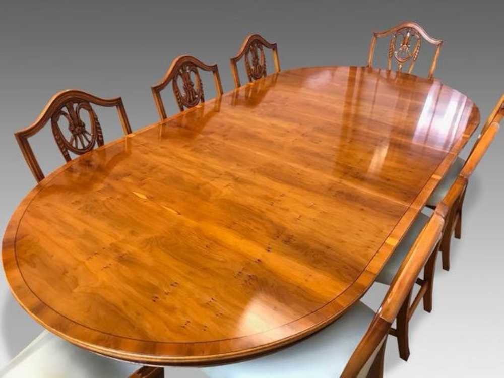 Neoclassic 8 Seater Dining Table – Traditional Design & Carving