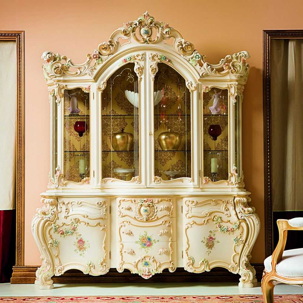 Victorian Luxury Crockery Cabinet with Exquisite Ornate Carvings