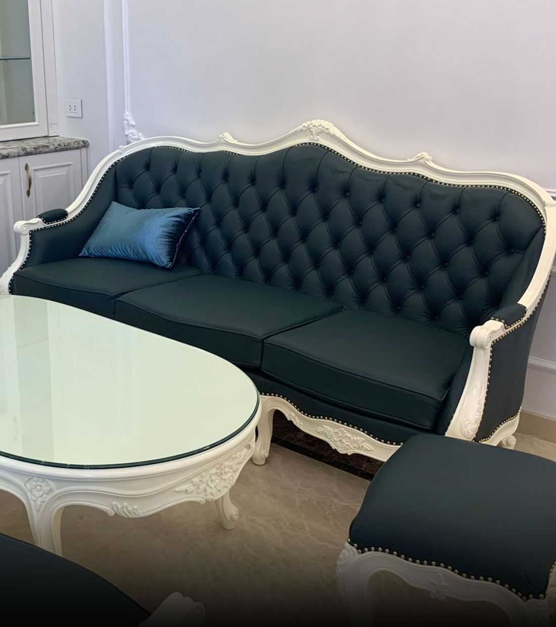 Neoclassical Cream Sofa Set – Antique-Inspired Look